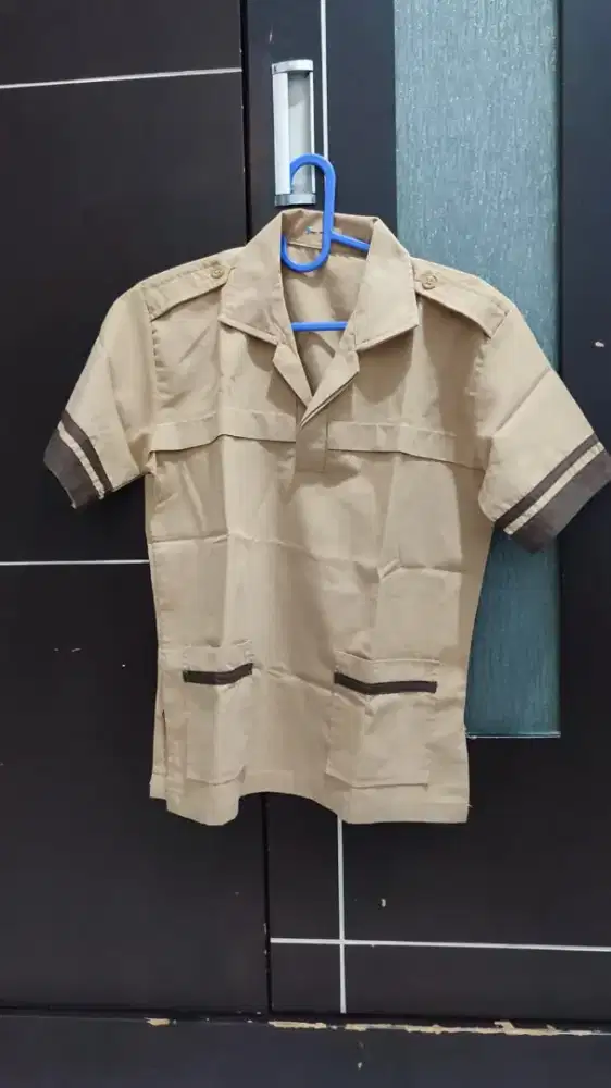 Dijual atasan pramuka  SD anak cewek untuk kelas 1-3 SD