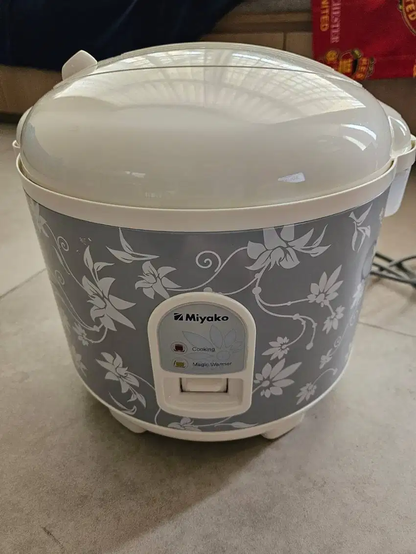 Rice Cooker Miyako MCM-528