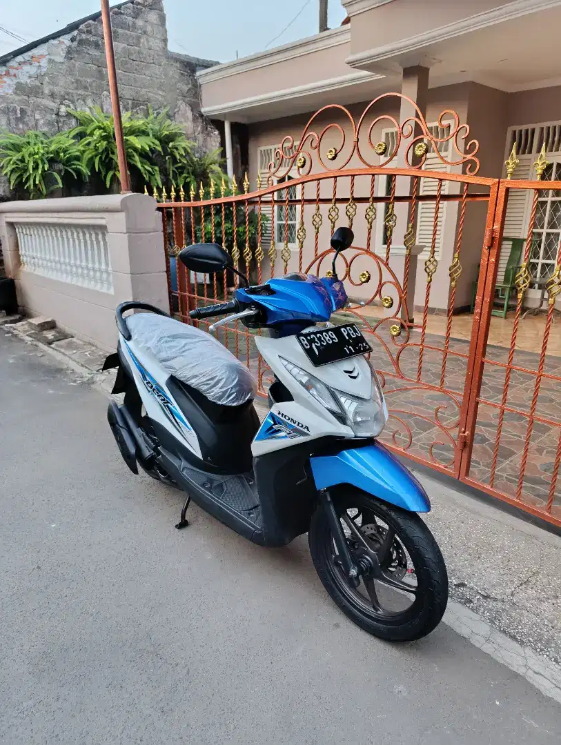 Bissmillah dijual motor Honda beat esp 2015 istimewa