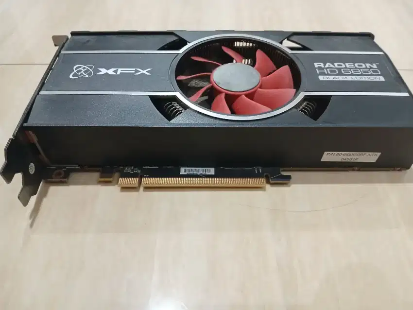 VGA Card XFX Radeon HD6850 Black Edition mulus