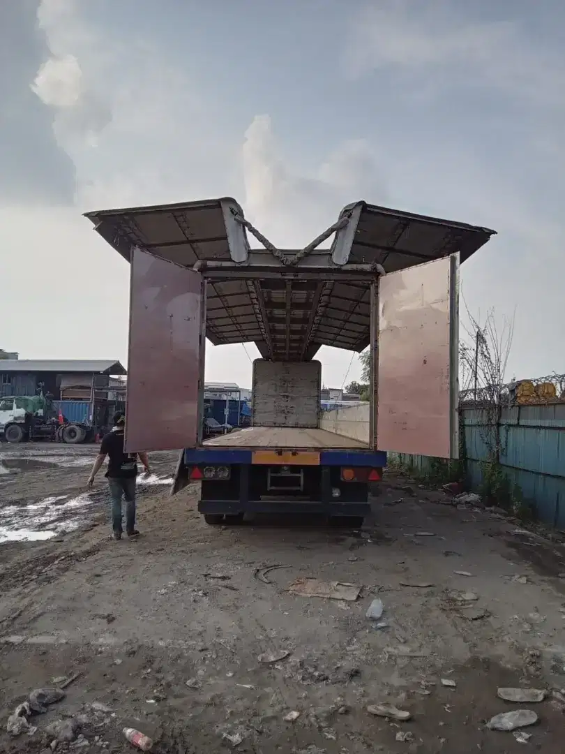WingsBox Trailer