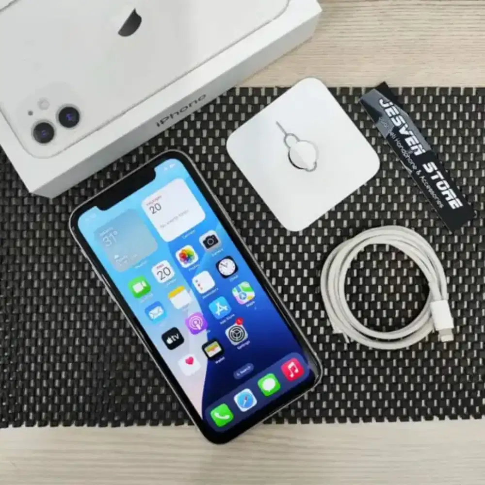 Iphone 11 128gb putih natural ibox