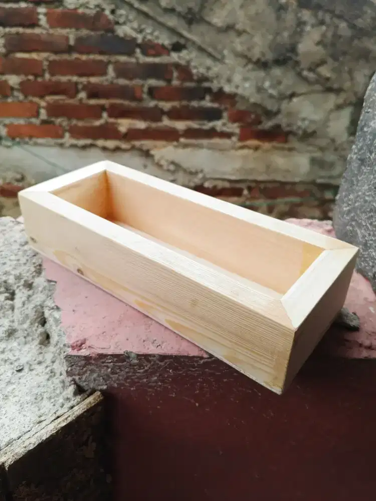 Kotak kayu penyompanan