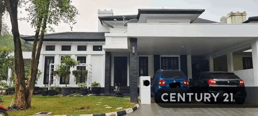 Dijual Rumah Asri Posisi Hook Depan Taman Di Cluster Menteng