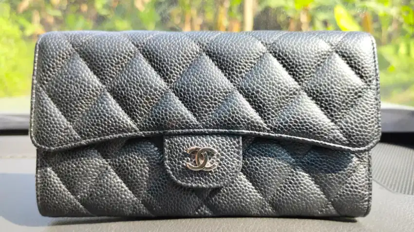 Authentic Chanel Trifold Wallet Caviar Skin