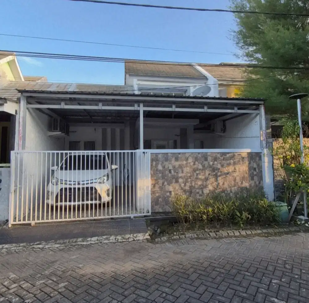 Minimalis modern, siap huni, bebas banjir, row 2.5mobil.