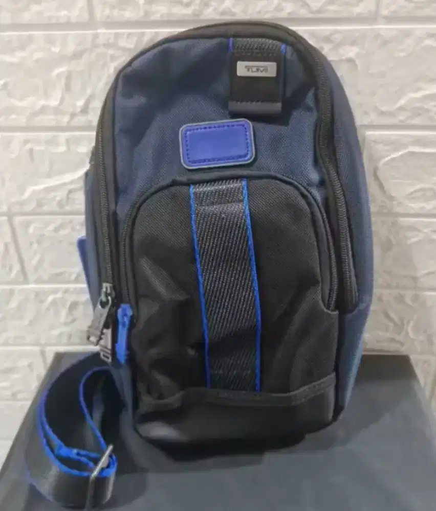 Tas Selempang TUM Import (Hitam Lis Biru), Ada Bonus