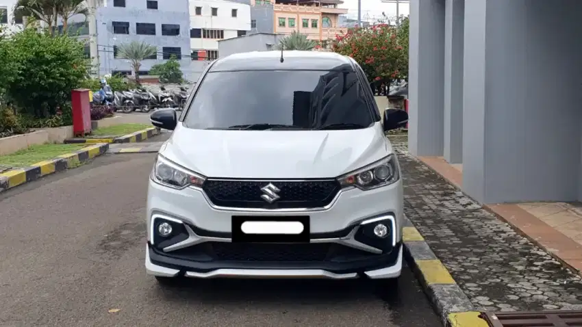 Km10 rb suzuki ertiga hybrid ss 2024 putih matic