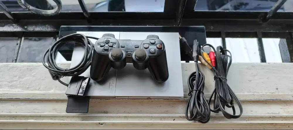 Sony Playstation PS2 Slim Silver 9000 series Console
