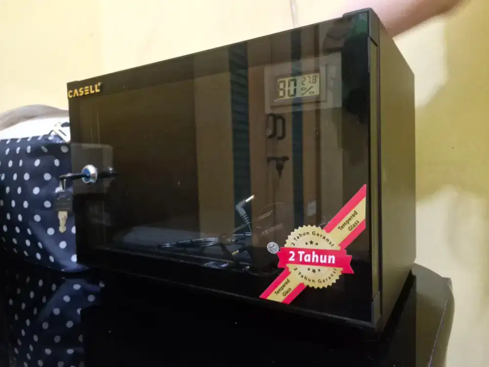 Tempat penyimpanan kamera dan lensa