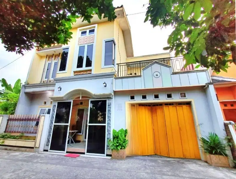 rumah nyaman 2lantai siap huni lokasi gawanan colomadu