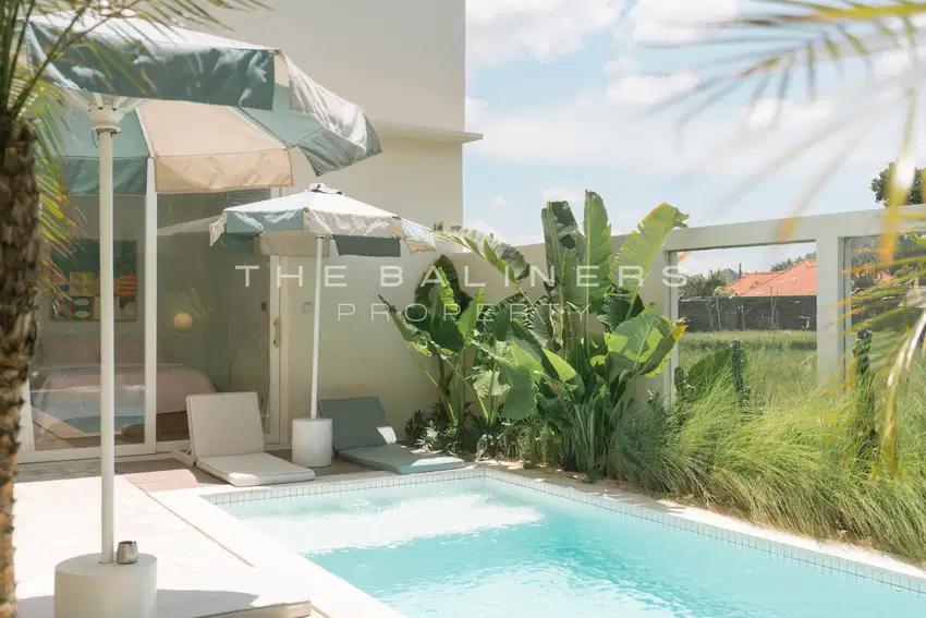 BALIFORNIAN ELEGANCE IN KEROBOKAN, STEPS FROM PETITENGET