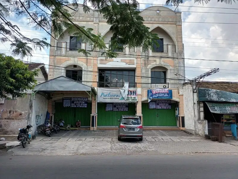 Ruko 3,5 lantai strategis di pusat kota solo, jalan gatot subroto solo