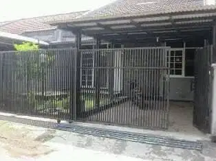 Dijual rumah di Komplek Kembar