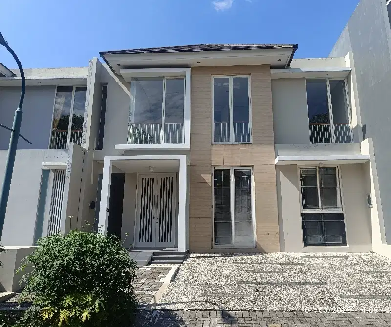 Rumah 2nd siap huni Citraland dekat pasar modern