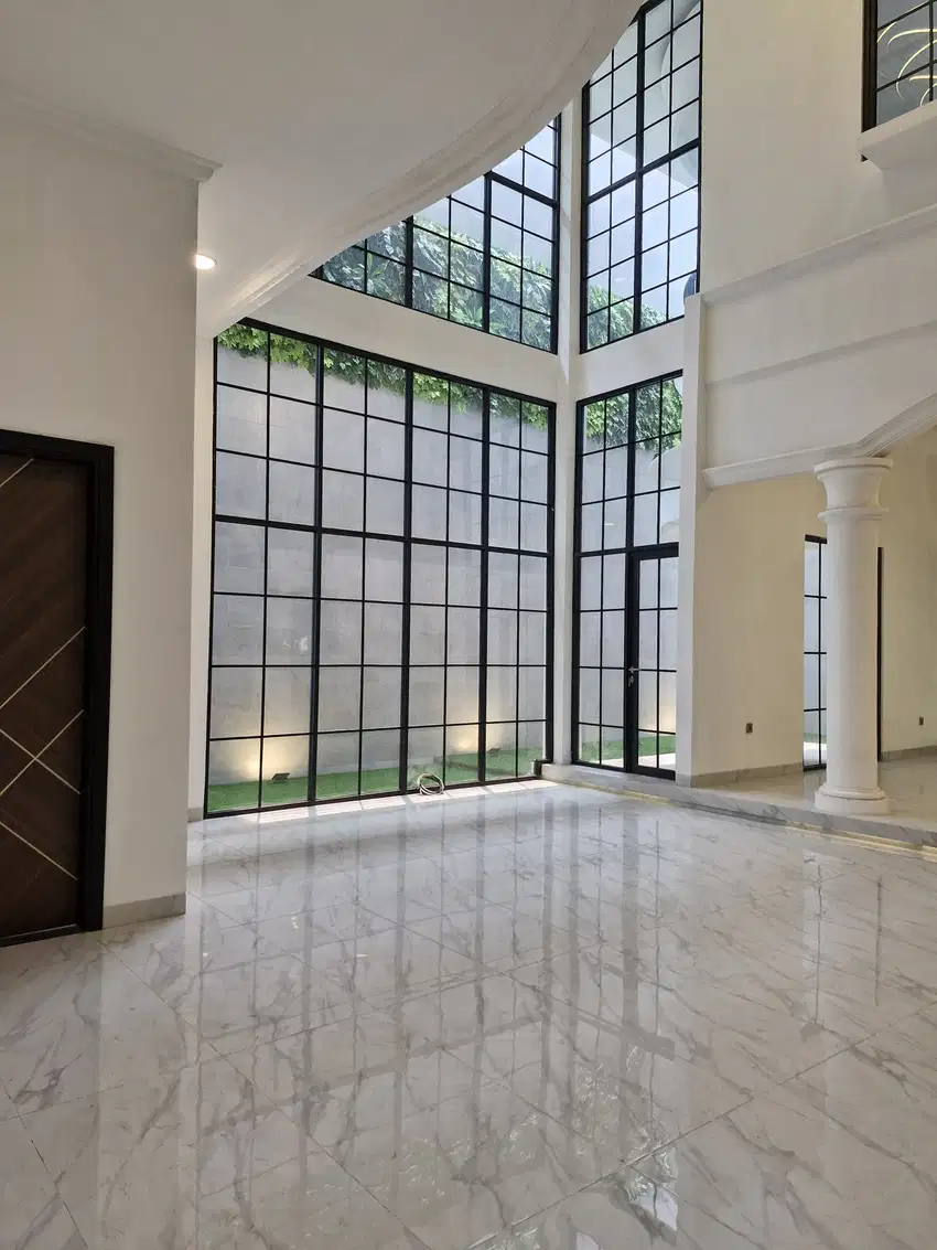 Di Jual Rumah Baru mewah di Area Premium Tomang Jakarta Barat