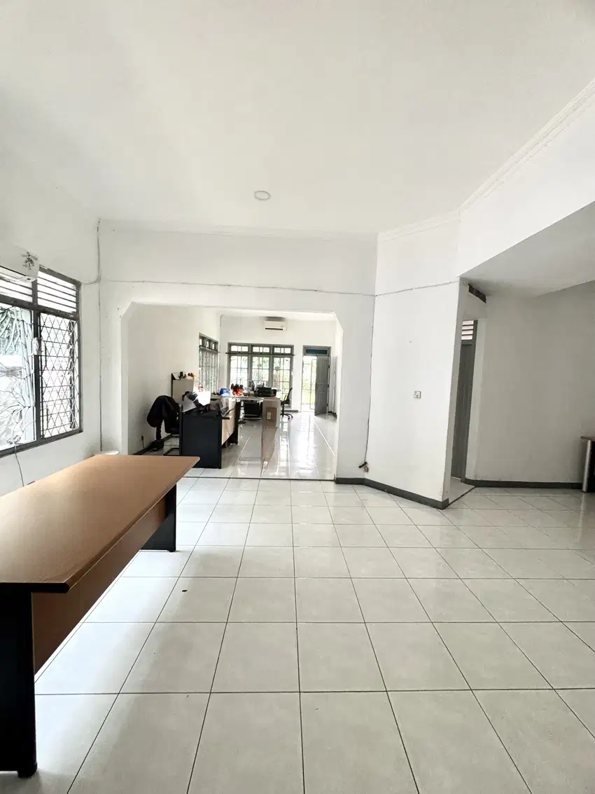 RUMAH 2 LANTAI LOKASI STRATEGIS PINGGIR JL RAYA, PULOMAS JAKARTA TIMUR
