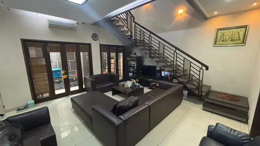 Jual BU Rumah Semi Furnish di Terusan Setraria Surya Sumantri Bandung