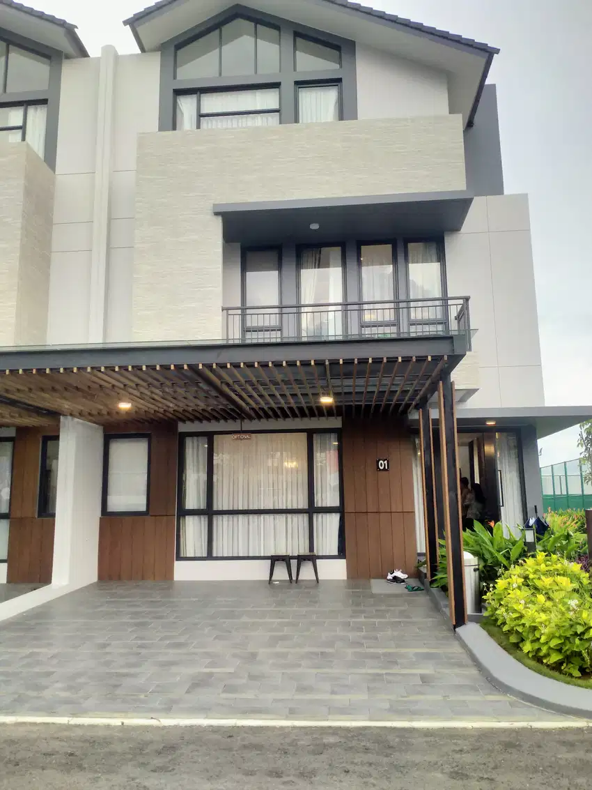 Rumah mewah 2 lantai di Summarecon mutiara Makassar.