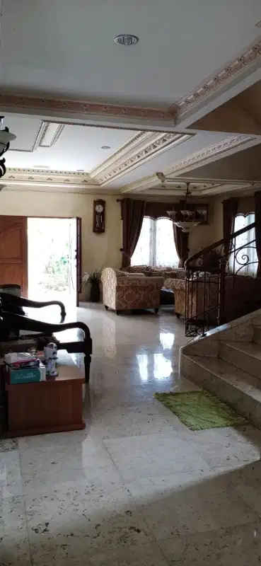 rumah mewah permata buana ada kolam renang