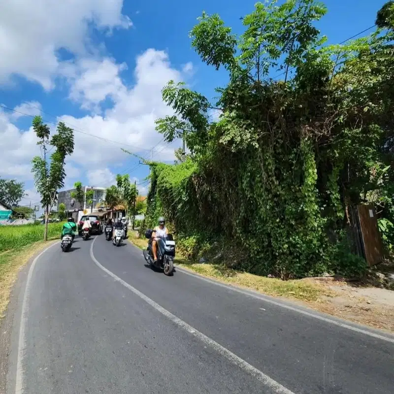 LAHAN DI LOKASI SANGAT KOMERSIL PADANG LINJONG, CANGGU - BALI