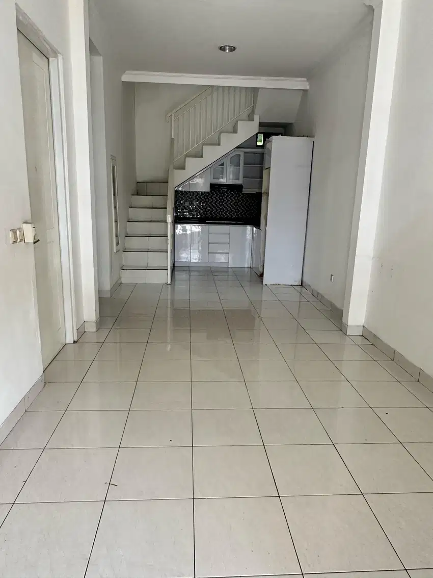JUAL RUMAH  DI LEGENDA WISATA