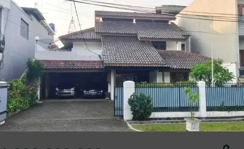 TURUN HARGA  Dijual rumah lama 2 lt Kebayoran baru Jakarta Selatan
