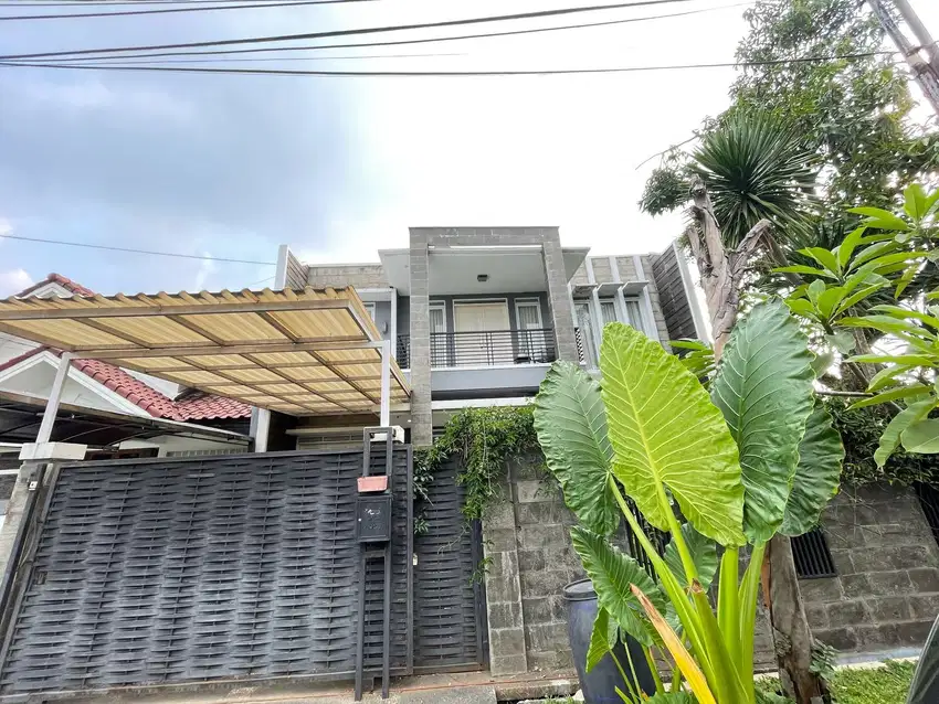 Rumah mewah lt262/350 harga 4,6m di Batununggal pusat kota bandung