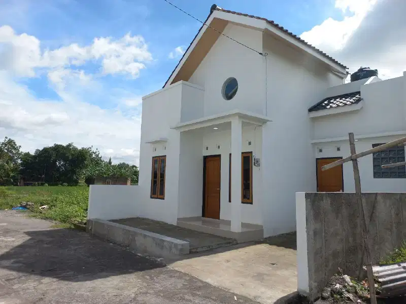 RUMAH MODERN DI MENURAN BAKI LOKASI SETRATEGIS SELATAN SOLO BARU