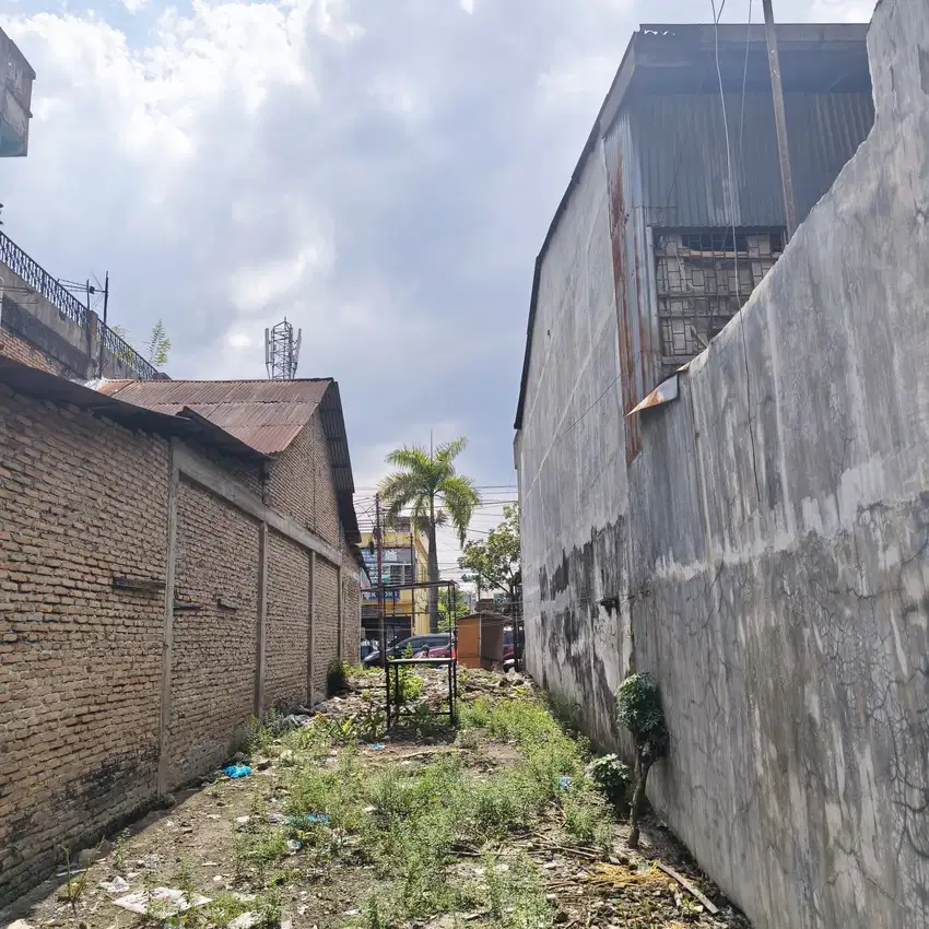 Tanah Murah Cukup Luas dan Sangat Strategis di Pinggir Jalan