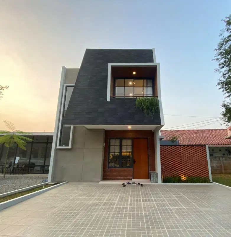 RUMAH MODERN TROPIS LOKASI SUPER STRATEGIS 200 METER TOL KUKUSAN