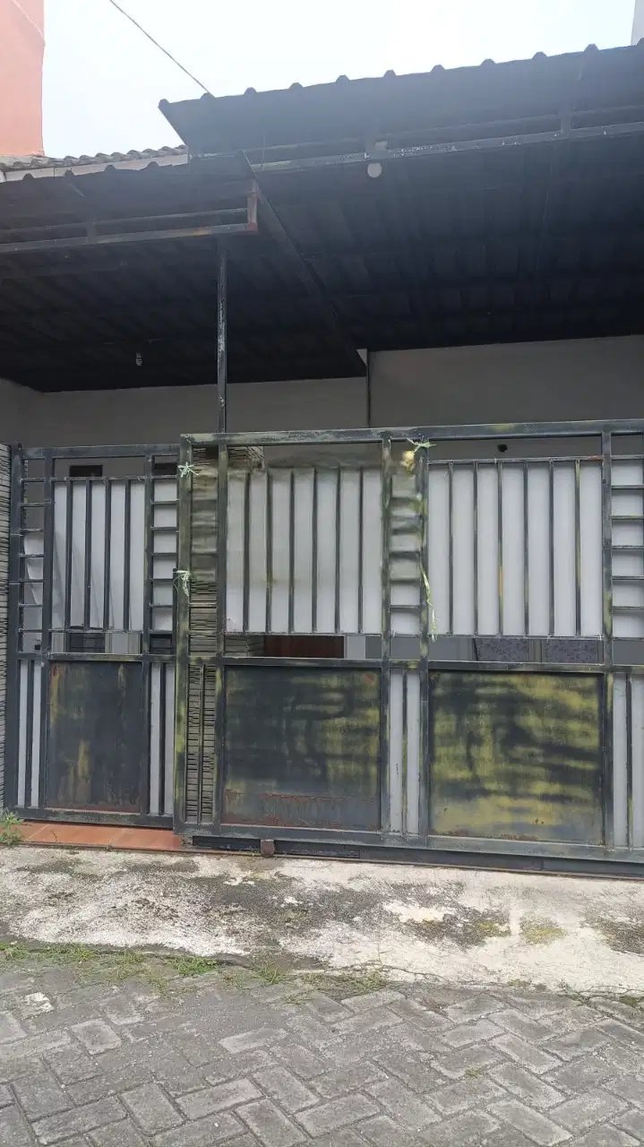 Rumah 2 Lantai Di Royal Paka Residence Surabaya