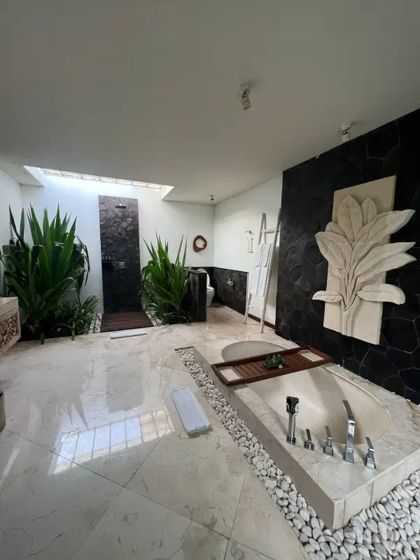 VILLA DALAM KOMPLEKS TERPADU DI PANTAI PURNAMA, GIANYAR - BALI