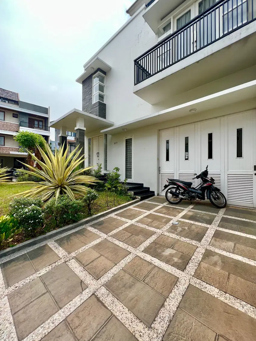 Rumah 3 lantai di Lebak Bulus, jakarta Selatan