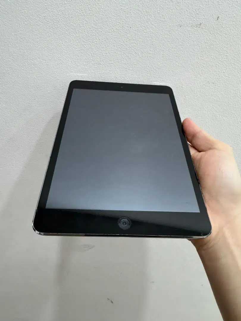 JUAL IPAD MINI 2  BEKAS  BLACK  (hanya Ipad)