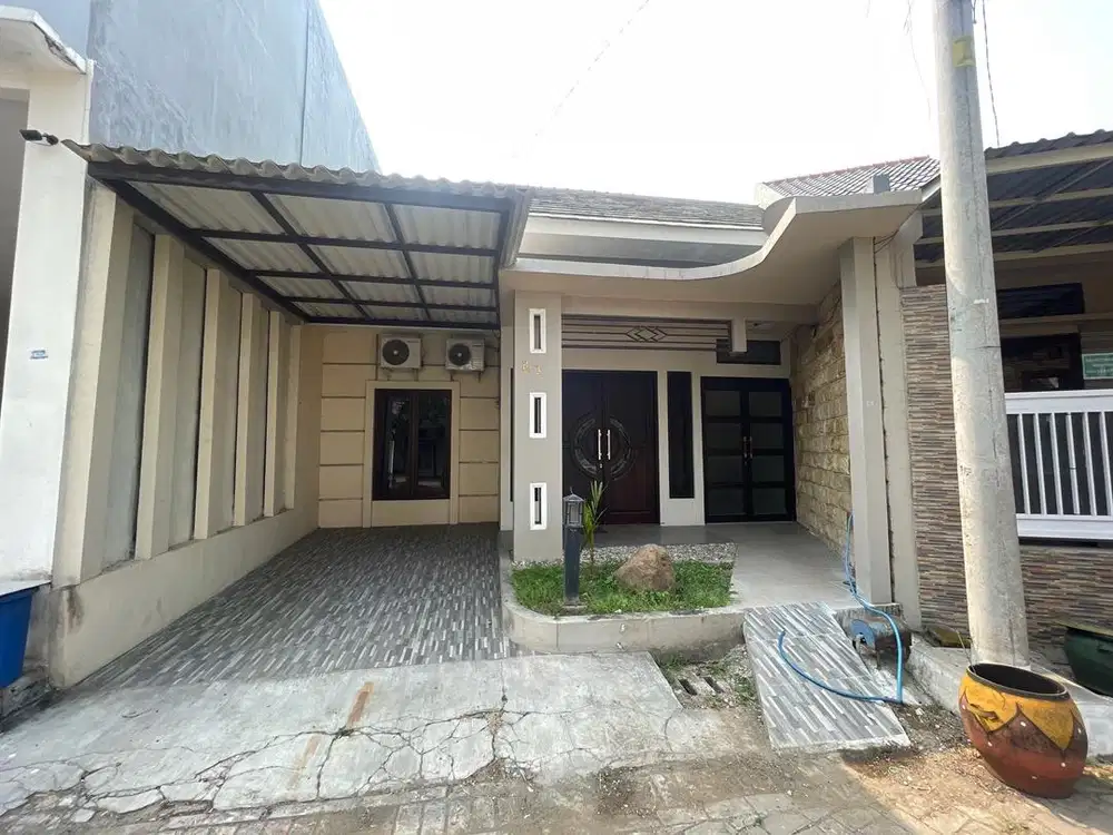 Disewakan Rumah Strategis Tengah Kota Gresik