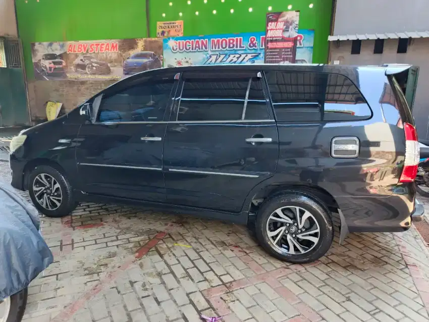 Grand New Kijang Innova V A/T Bensin