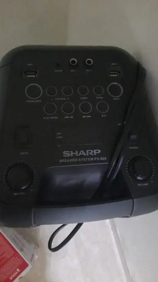 Sharp speaker ada mic