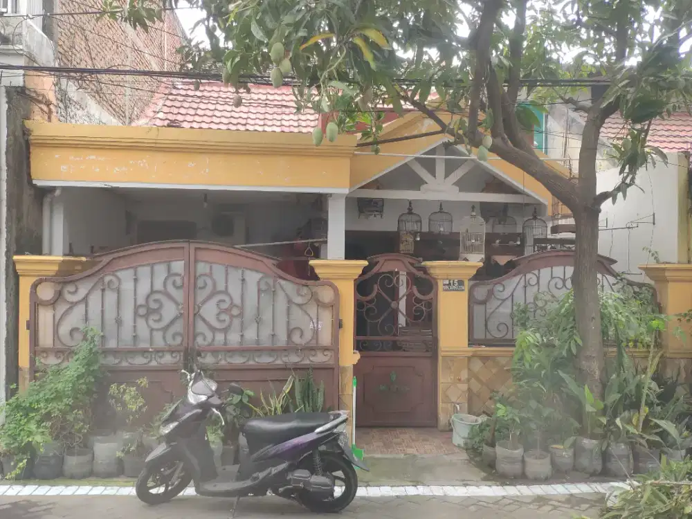 Di Jual Rumah Jl. Banjarmasin No.15 GKB Gresik