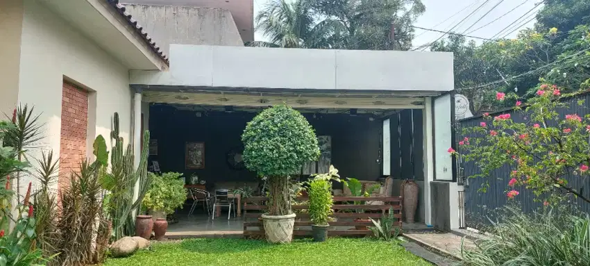 Disewakan Teracce Cafe, sebelah rumah