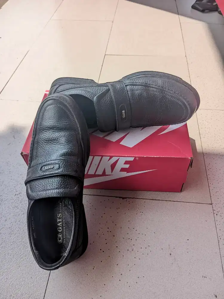 Sepatu slip on GATS