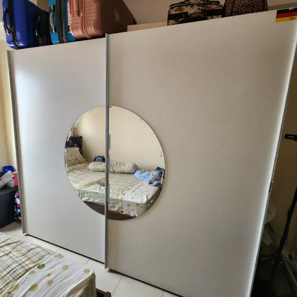 Lemari pakaian INFORMA buatan Jerman