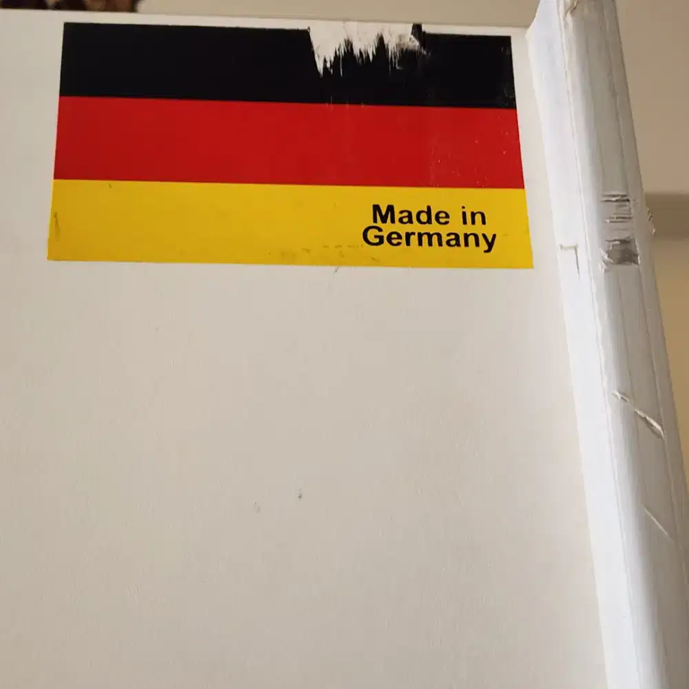 Lemari pakaian INFORMA buatan Jerman