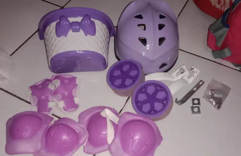 Perlengkapan sepeda anak
