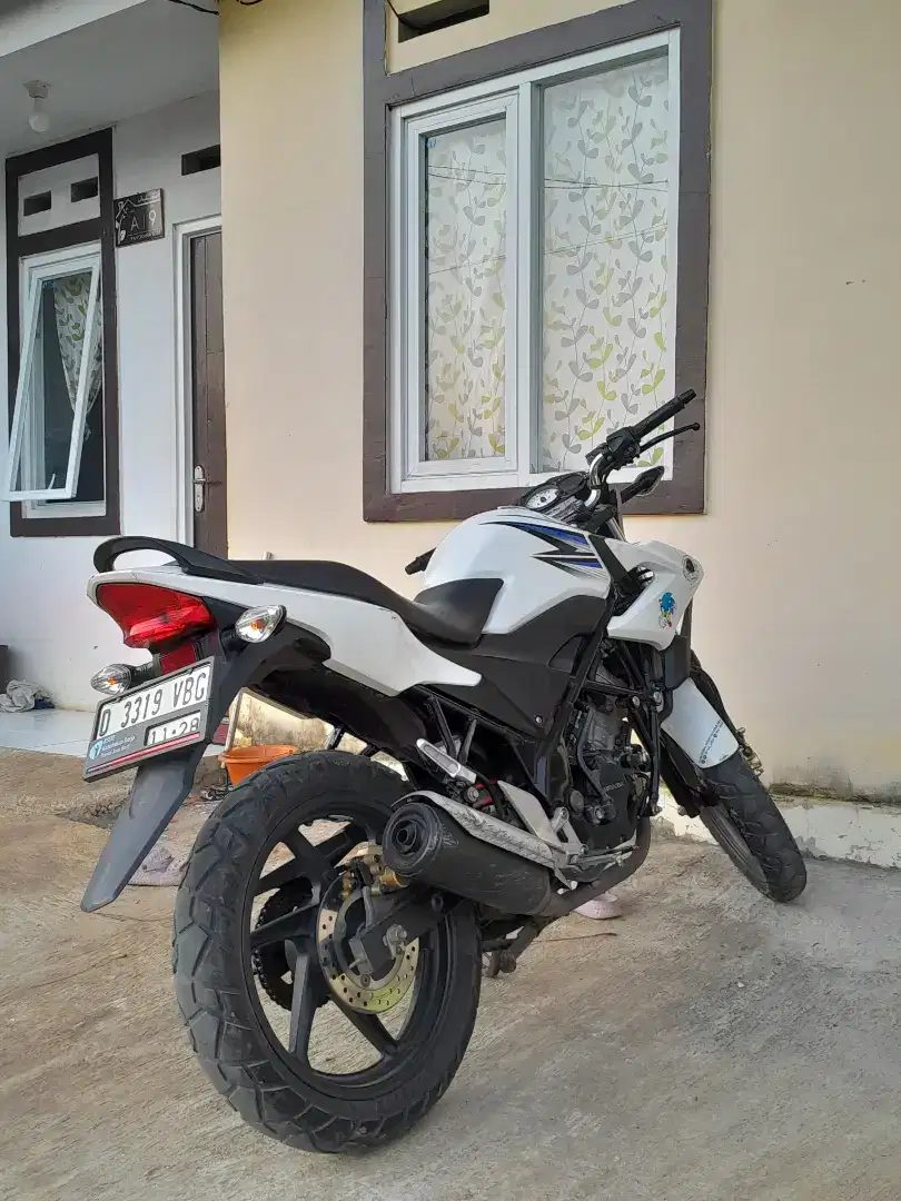 Honda cb thn 2016
