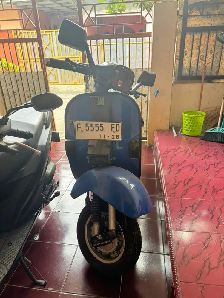 Vespa P 150 X Exclusive