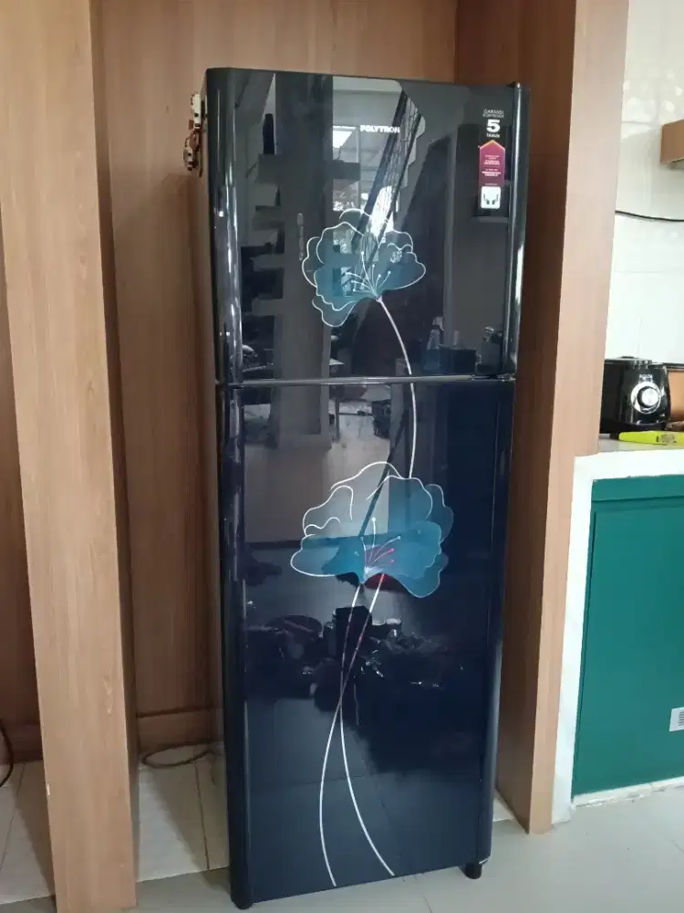 KULKAS POLYTRON 2 PINTU BELLEZA GLASS DOOR , NO FROST , MULUS ,NEGO