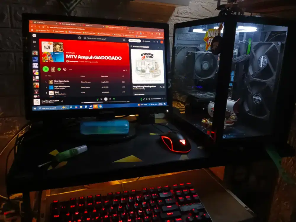 PC RAKITAN SET MONITOR i3 7100 GTX 750 ti 4GB gddr5