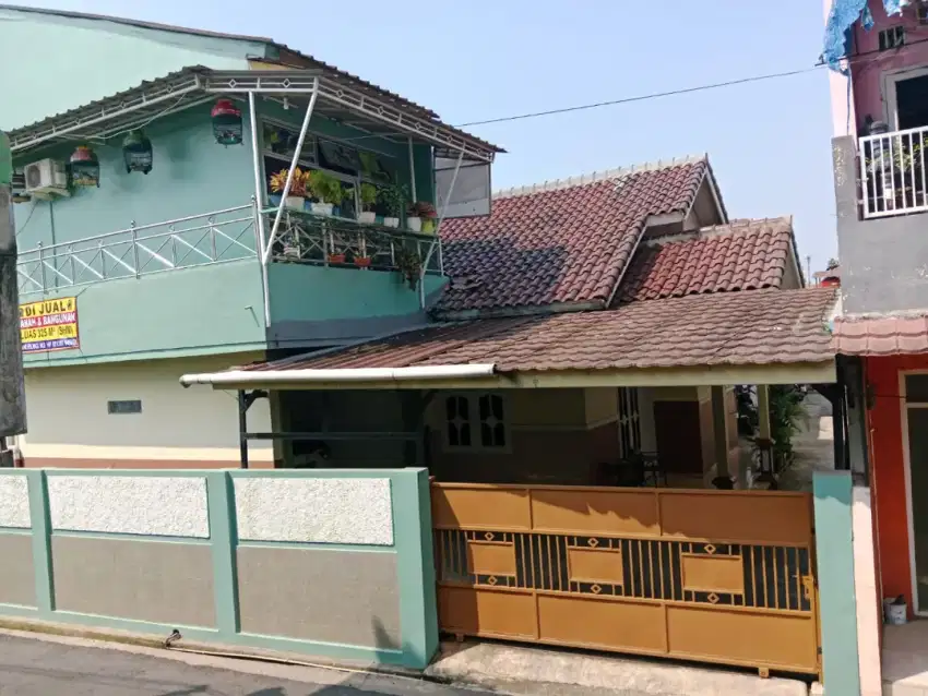 DIJUAL RUMAH 2 LANTAI + 3 PINTU KONTRAKAN SIAP HUNI DAN MENGHASILKAN