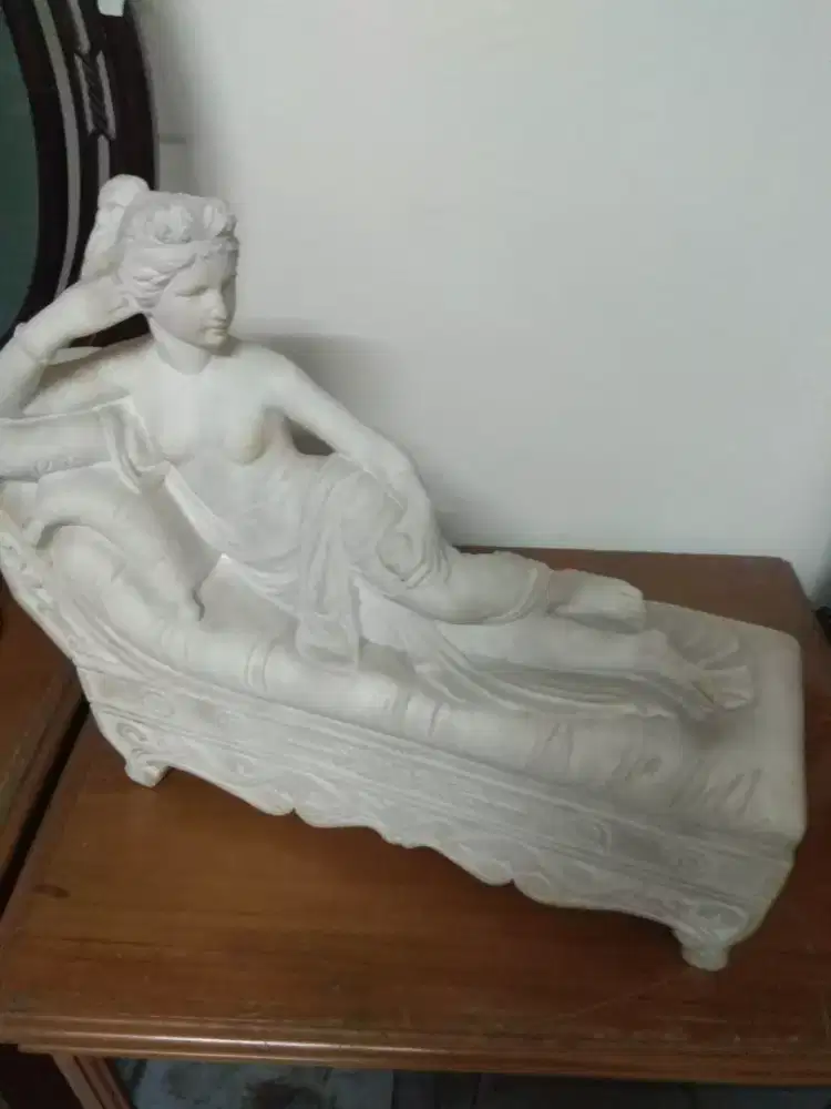 1unit patung wanita, batu marmer berwarna putih import (nego)